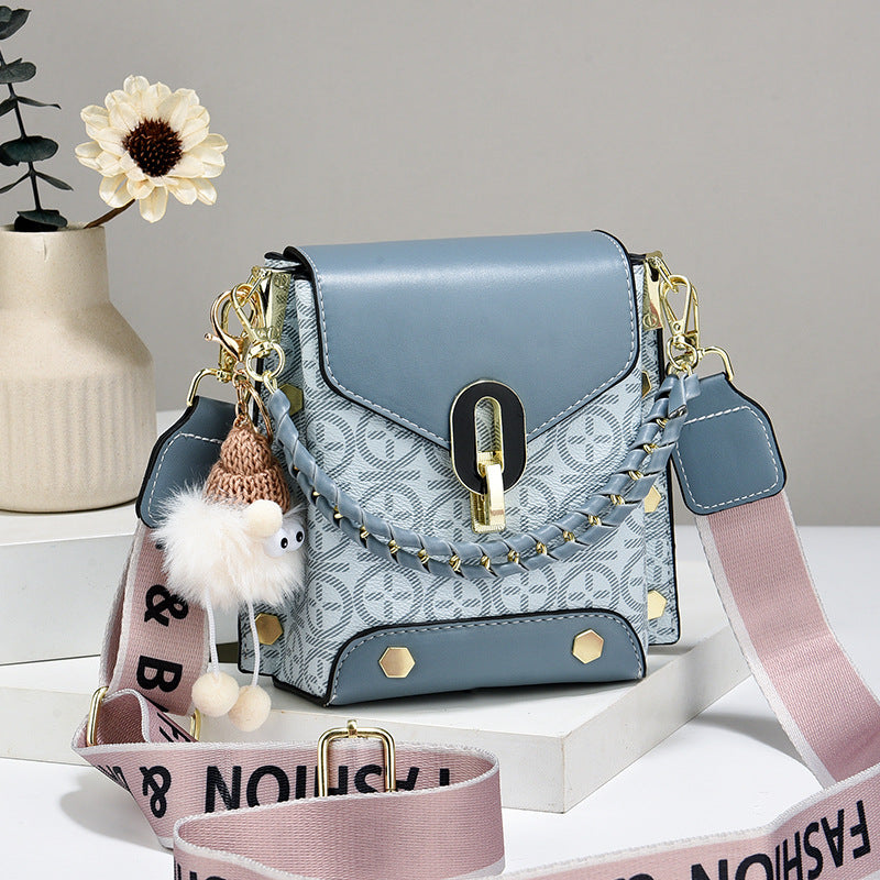 Divatos bőr női crossbody táska