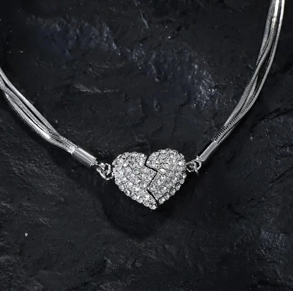 Elegáns nyaklánc, csillogó - "Mágneses szív"