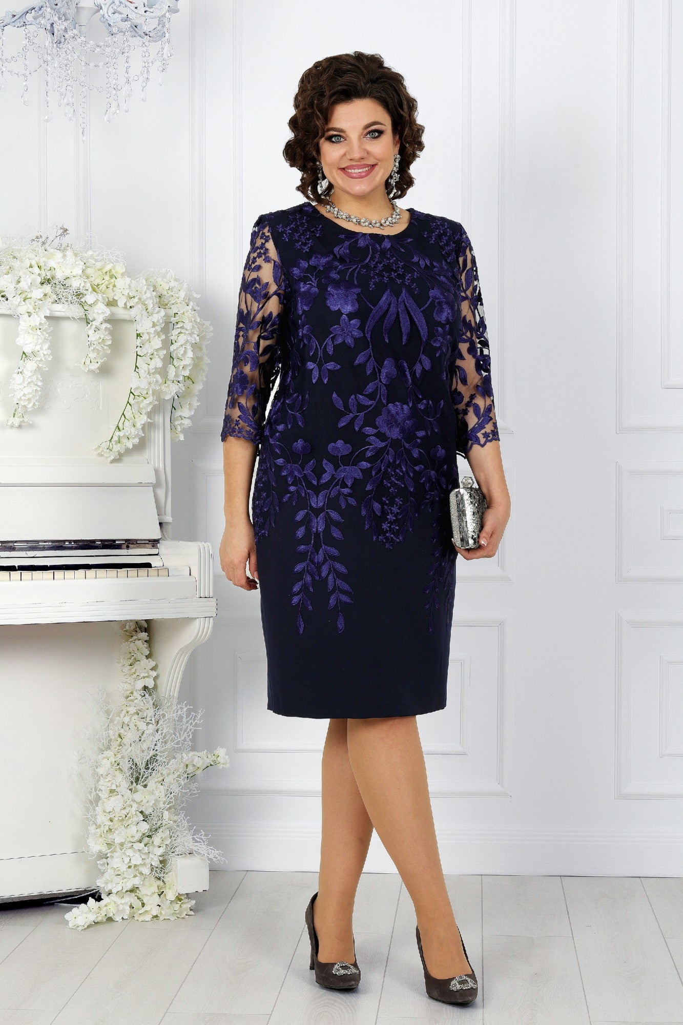 Túlméretezett ruha csipke foltozással és mintával