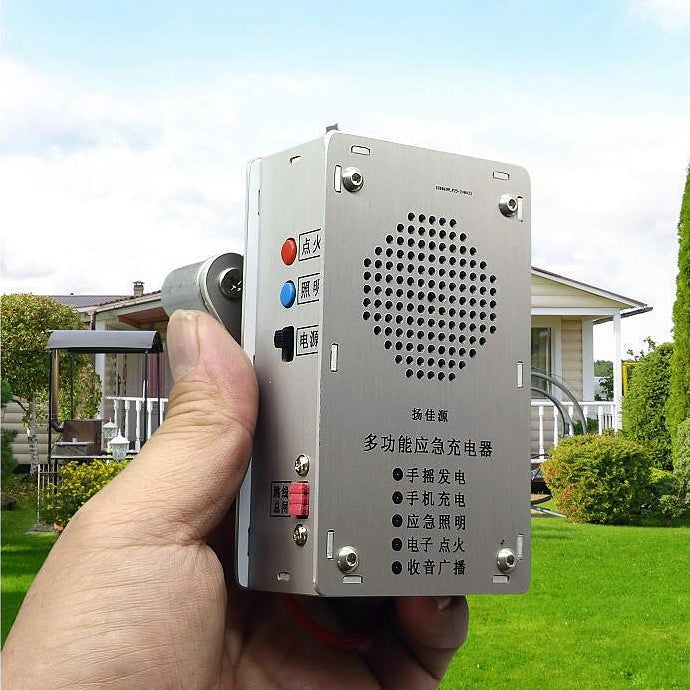 🔋 Kézzel működtethető vészhelyzeti áramforrás – zseblámpa, öngyújtó és külső akkumulátor (1000mAh)