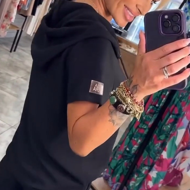 Kapucnis, V-nyakú blúz, rövid ujjú, nadrág, kétrészes szett