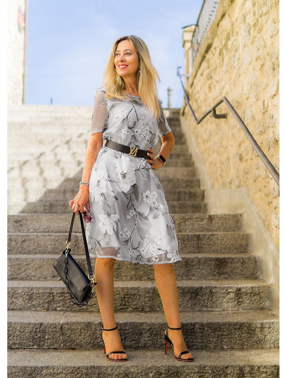 Virágmintás hálós, kerek nyakú midi ruha