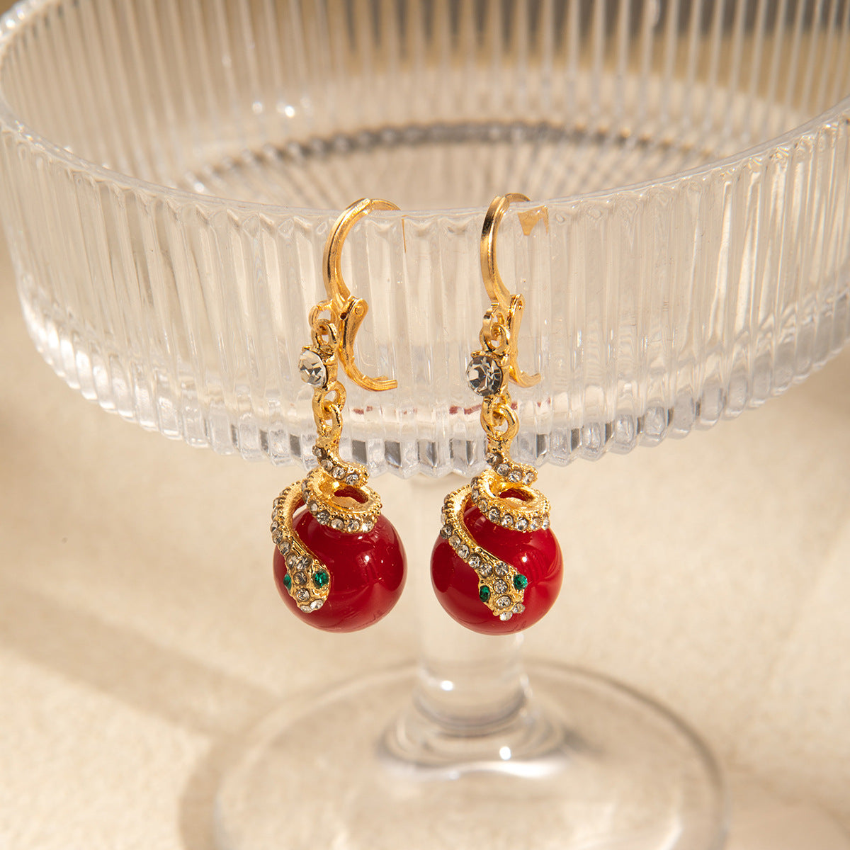 🐍Különleges újévi ajánlat🎀 Aranyozott gyöngyház kígyó fülbevaló