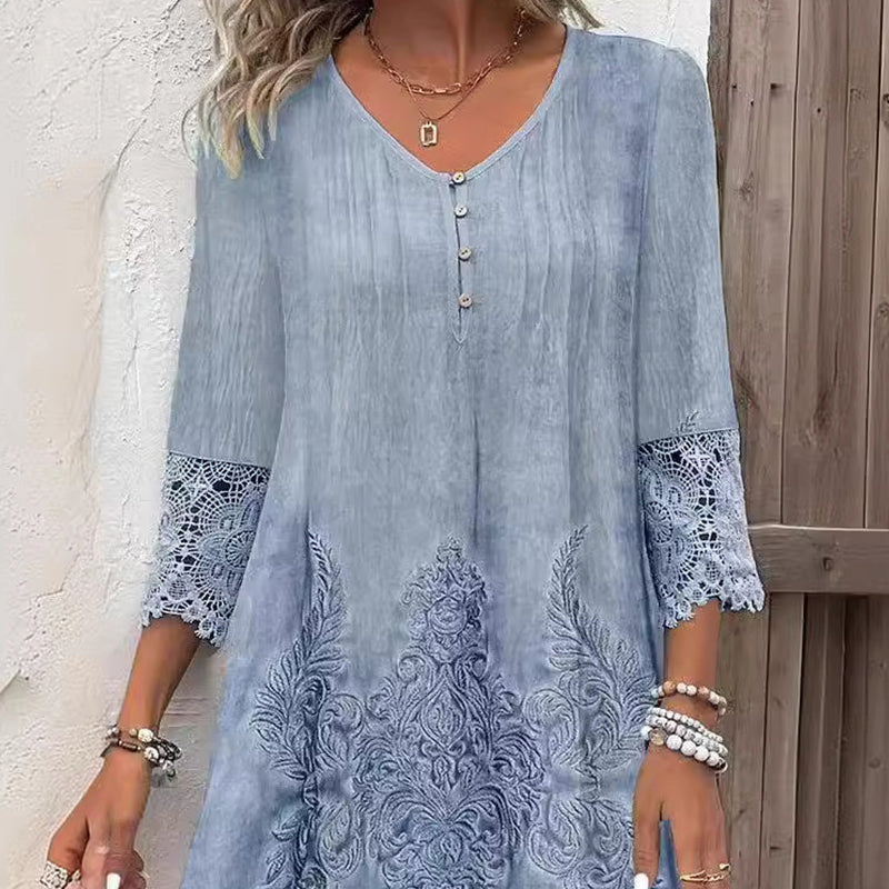 Elegáns női csipkeruha fél ujjal és hegyes nyakkivágással