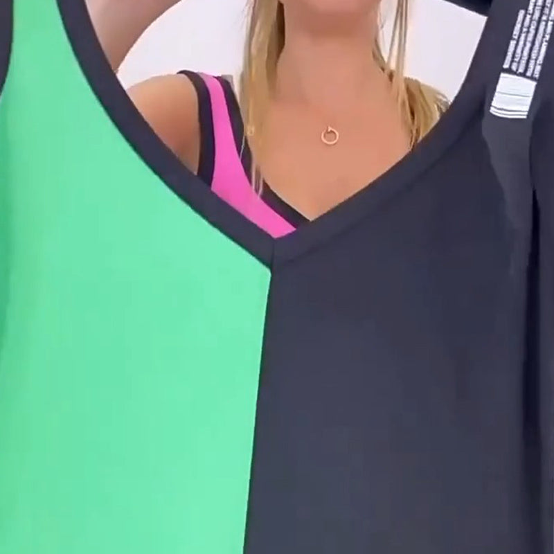 Színes ujjatlan V-nyakú kötött ruha