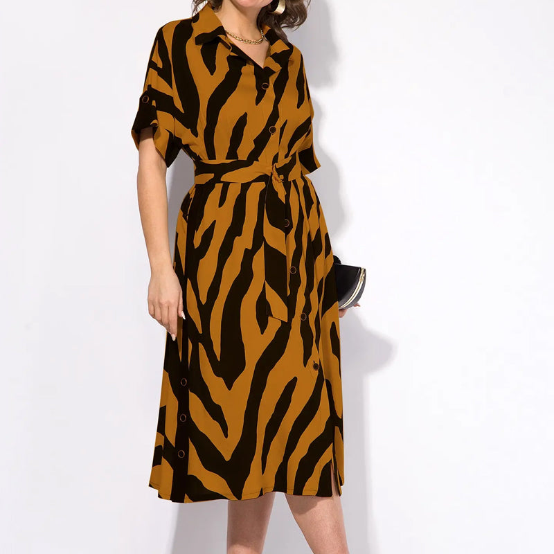 ✨🦓V-nyakú ruha mintás pántokkal és derékkal