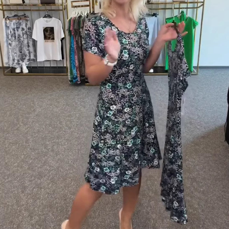 Női lezser ruha virágmintával a nyak körül