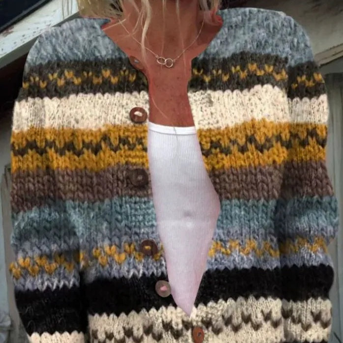 Női kabátok mintával, gombos rögzítéssel, elöl nyitott